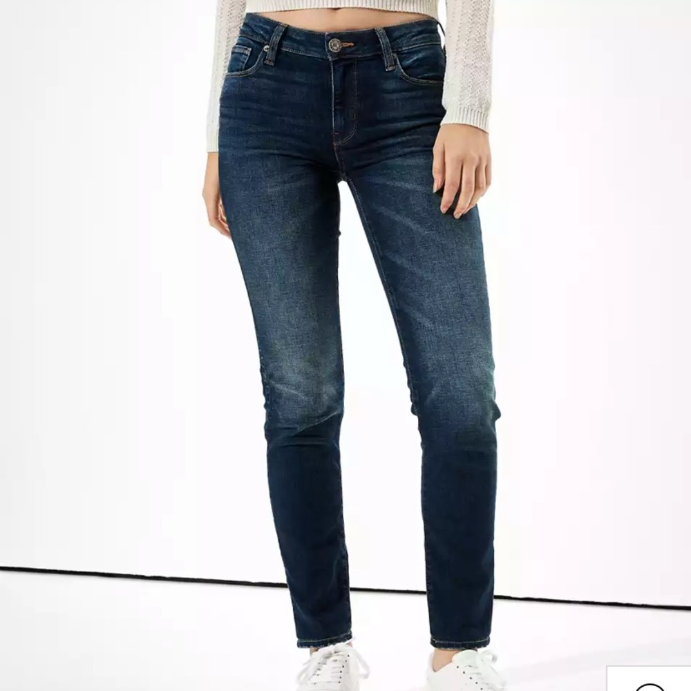 American eagle dark short washed jeans!